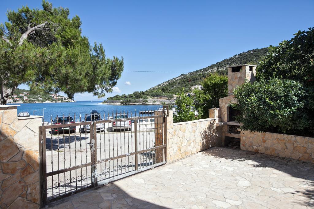 Villa Stana Vinišće Exterior foto